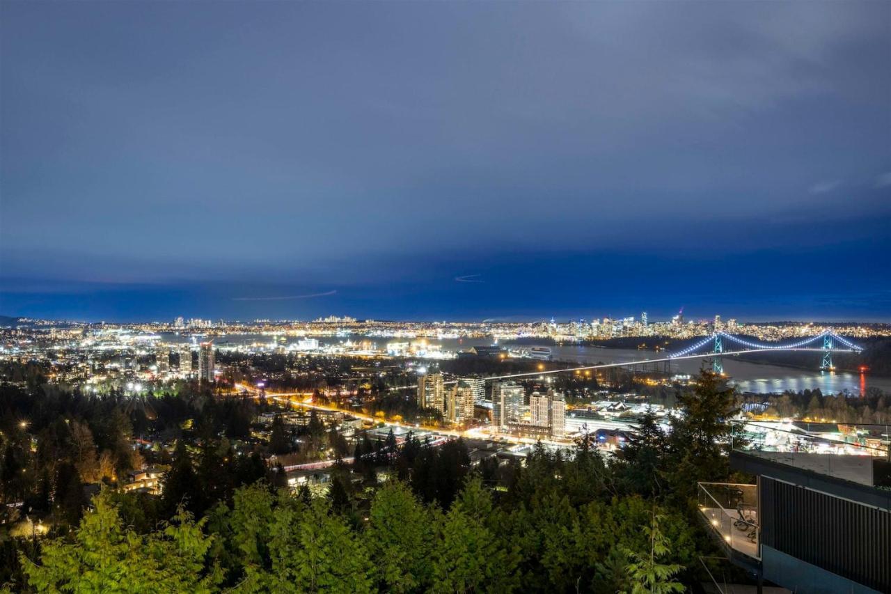 West Vancouver Luxury Home Exterior photo